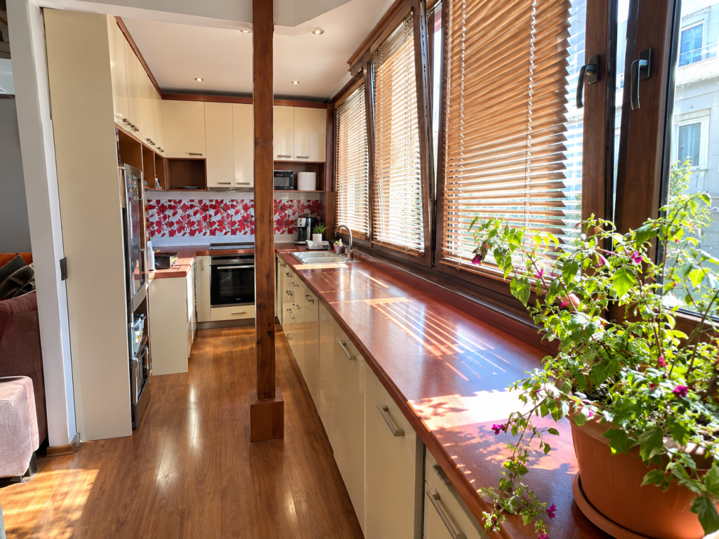 Myslym Shyri - Penthouse 2+1+Veranda for Rent