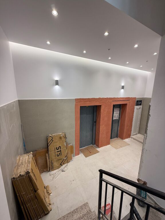 SHITET APARTAMENT 2+1+2 ME POST PARKIMI NE PASKUQAN !