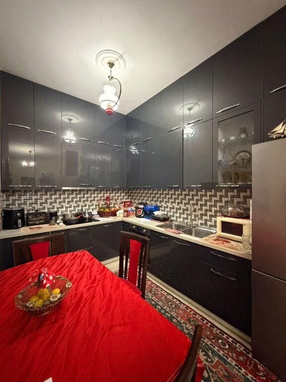  LISTIM I RI | APARTAMENT 2+1+2 PËR SHITJE – FRESK, TIRANË