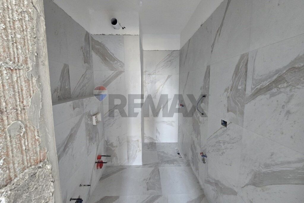 Apartament 2+1+2 per shitje Univers City