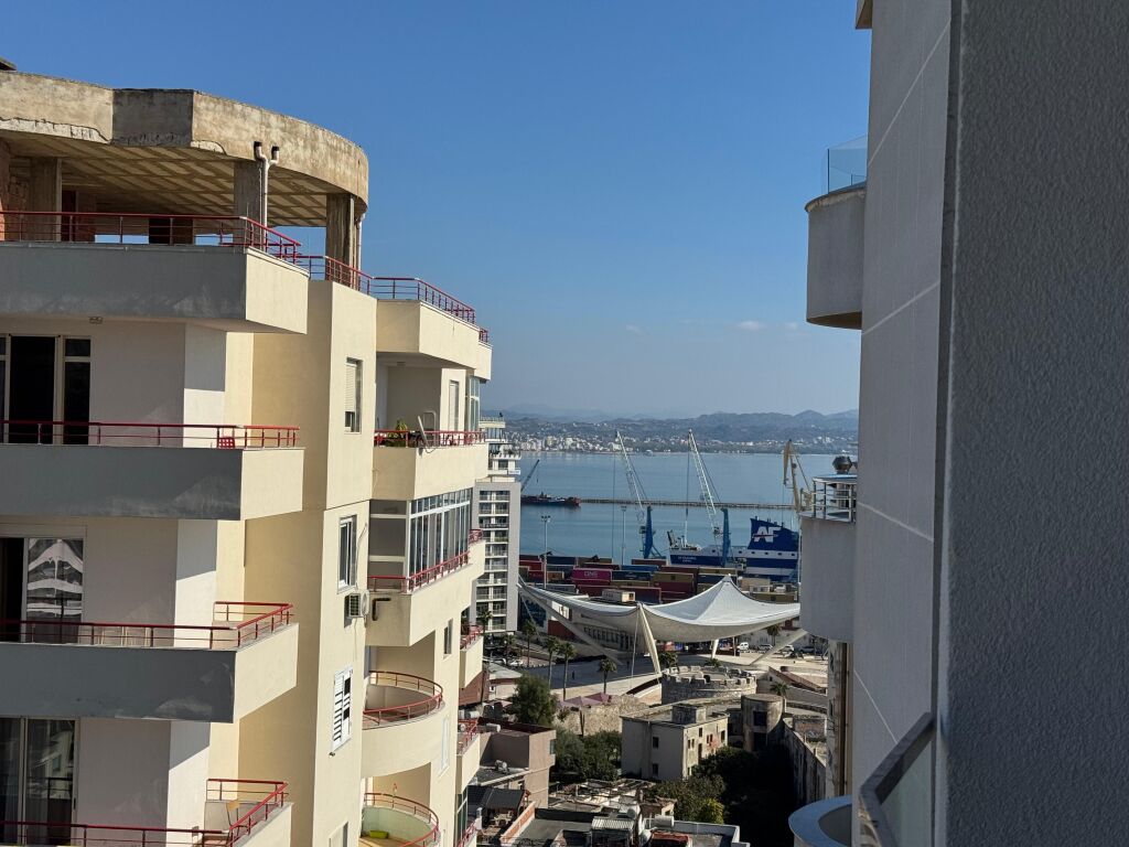 Jepet apartament me qera 1+1+1 post parkimi