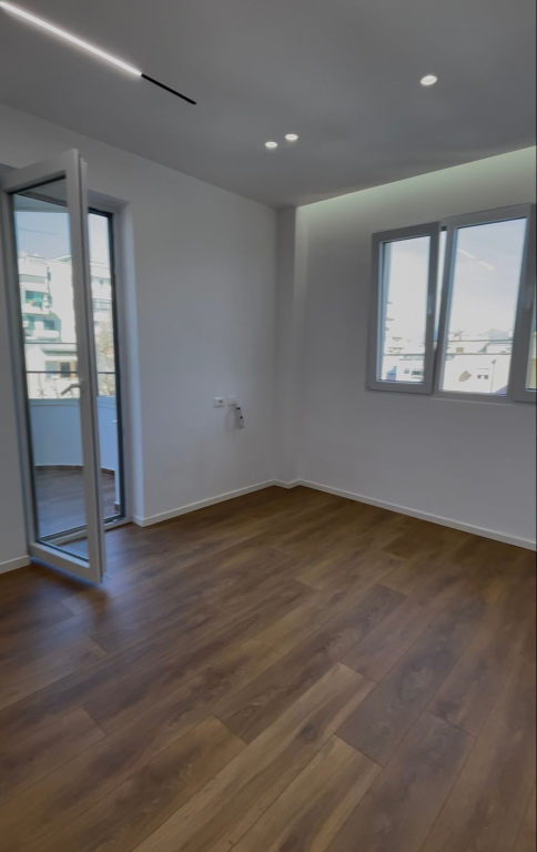 Shitet apartament 1+1 pranë Mozaikut, 21 Dhjetori, Tiranë.