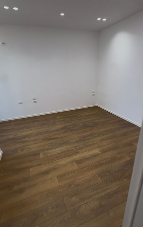 1+1 apartment for sale near the Mosaic, 21 Dhjetori, Tirana.