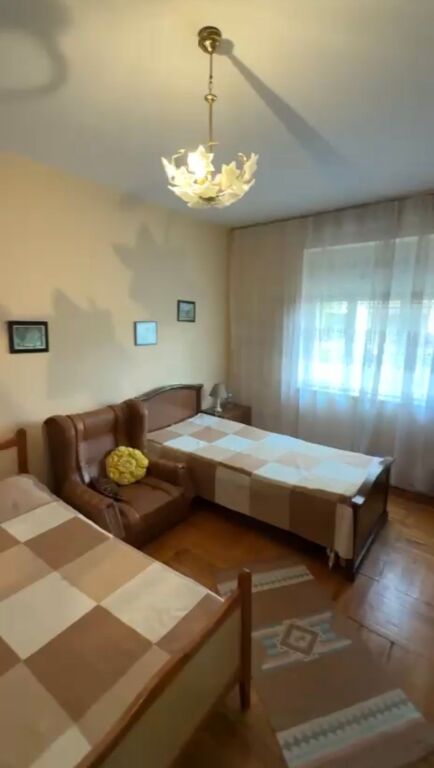 2+1 apartment, very close to 21 Dhjetori (50 m), NO AGENCY COMMISSION, directly with the owner.