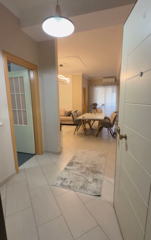 Jepet me qira apartament 2+1 pranë Oslos, Unaza e Re.