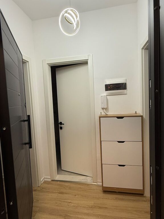 Apartament 1+1+ post parkimi per qera Bathore !