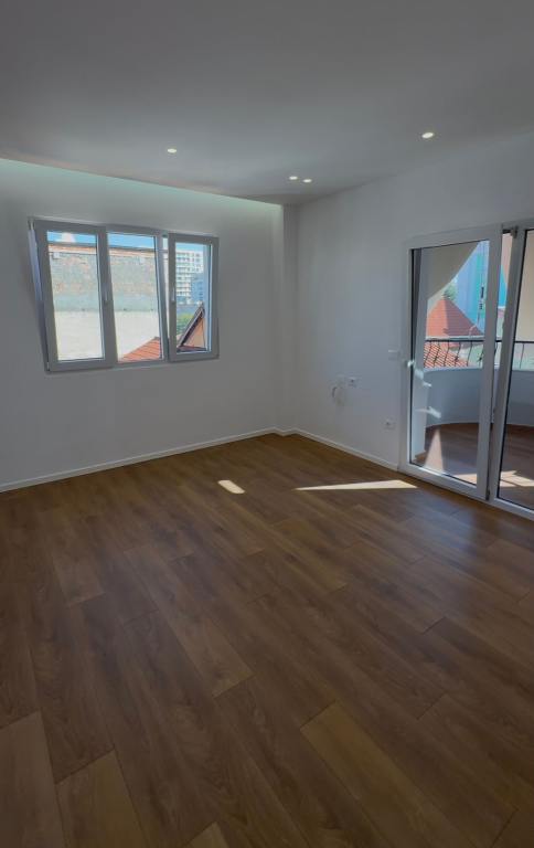 1+1 apartment for sale near the Mosaic, 21 Dhjetori, Tirana.