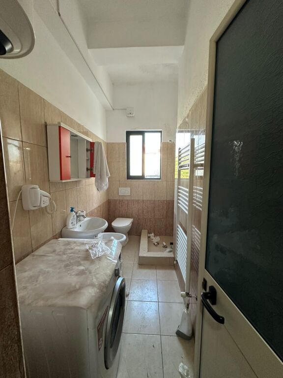 Garsonierë me Qira - Qytet Studenti Sipërfaqe totale: 35 m² !