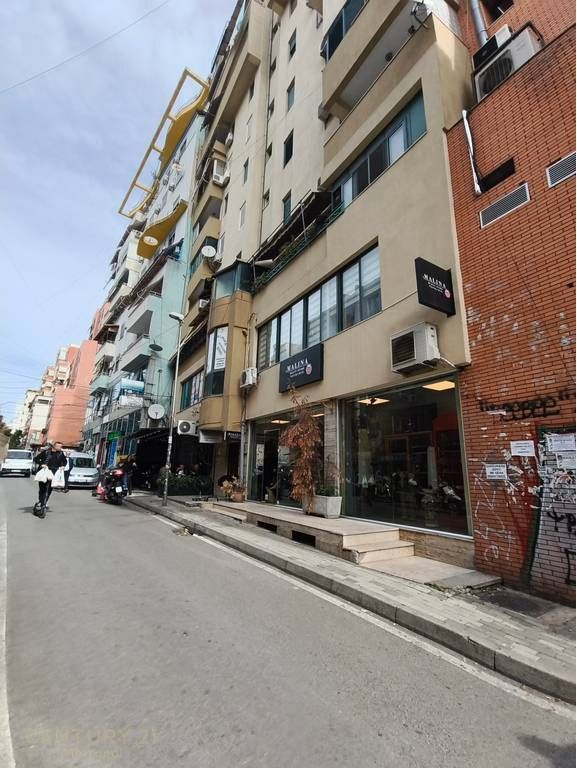 LOCALE IN AFFITTO IN VIA MYSLYM SHYRI
