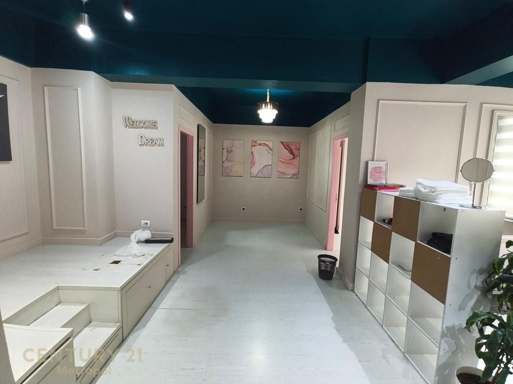 LOCALE IN AFFITTO IN VIA MYSLYM SHYRI