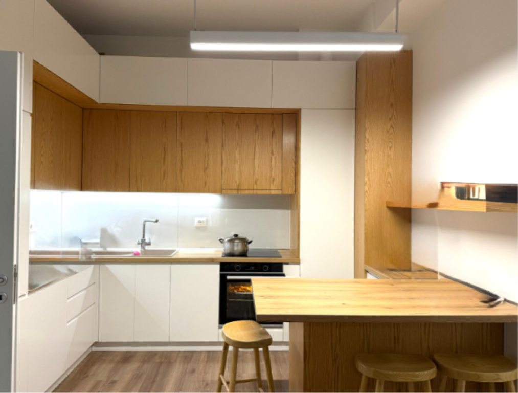 SHITET APARTAMENT 2+1+2 ME POST PARKIMI | PAZARI I RI