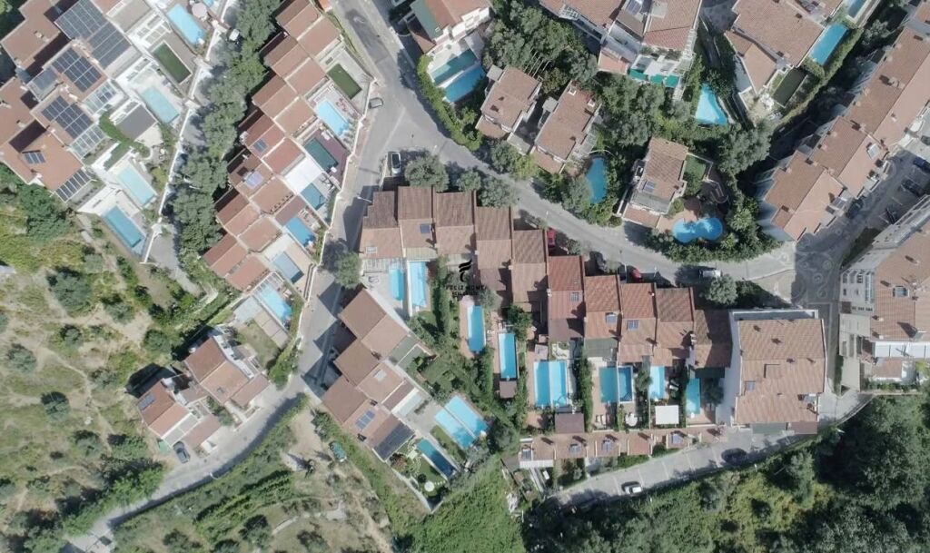 VENDESI APPARTAMENTO DUPLEX 3+1+2+PISCINA KODRA E DIELLIT 1, 525.000 EURO FH-98497