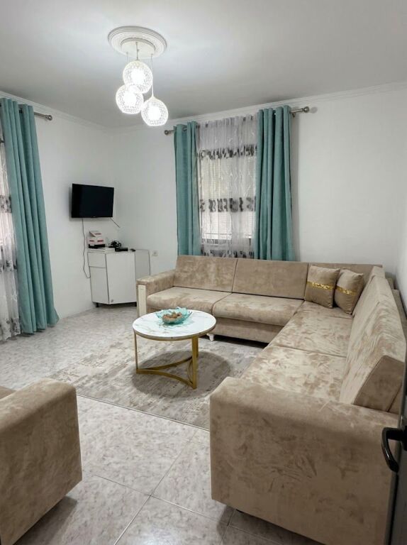 Shtëpi Private 2+1 me Qira Oborr &amp; Parkim – Fusha e Ali Demit !