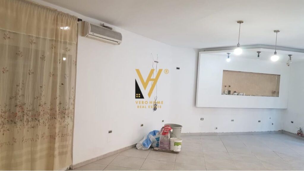 JEPET AMBIENT BIZNESI 69 M2 ME QERA TE ZOGU ZI 650 EURO