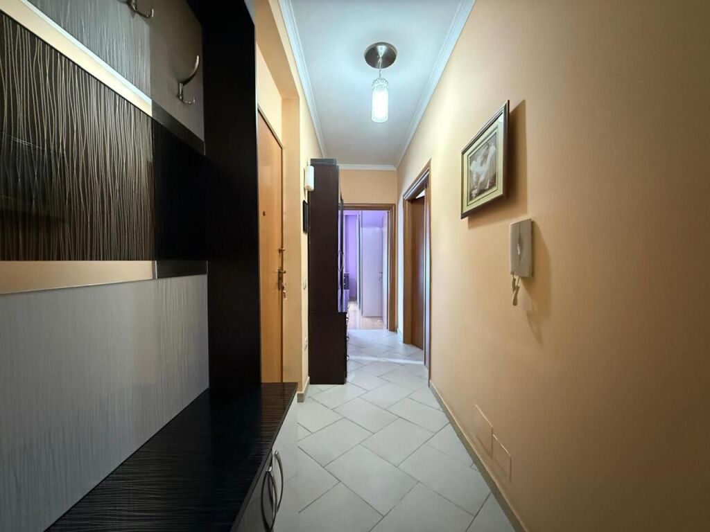Shitet Apartament 2+1+2+2ballkone ne zonen e Don Boskos