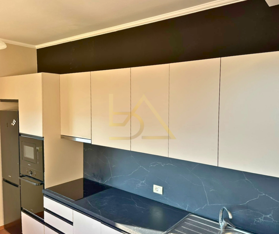 JEPET ME QIRA APARTAMENT 3+1 + 2 – BLLOK, TIRANË
