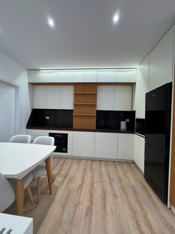 Appartamento 2+1 +posto auto Rr.Elbasanit, te Vilat Amerikane