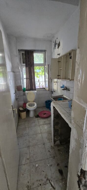 Shitet apartament 2+1+depo ne rrugen Ferit Xhajko ID 5796
