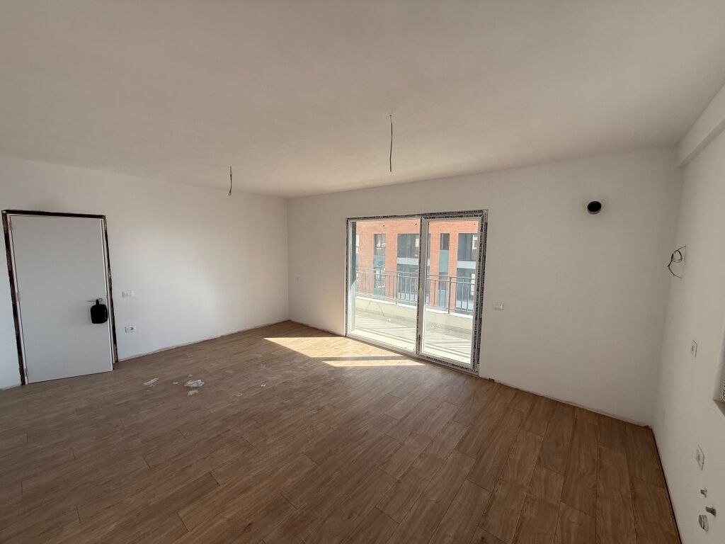SHITET APARTAMENT 2+1+2 ME POST PARKIMI NE PASKUQAN !