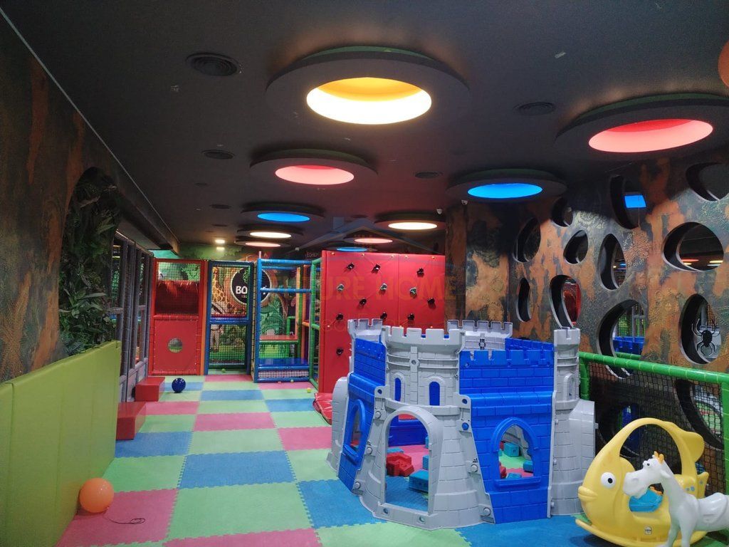 Bar-café with a play area for sale in the New Ring, Tirana.