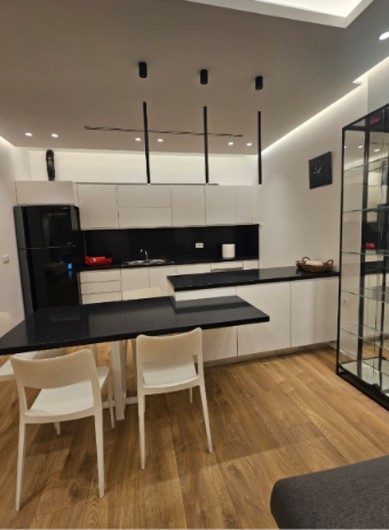 JEPET ME QIRA APARTAMENT 2+1+2 | PRANË TEG