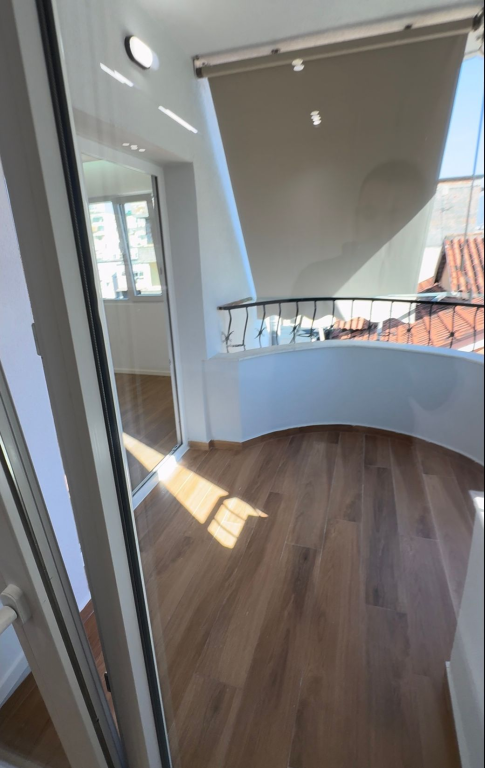 1+1 apartment for sale near the Mosaic, 21 Dhjetori, Tirana.