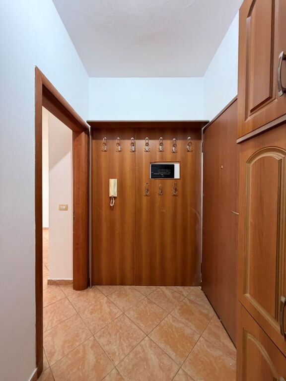 Appartamento 1+1 in affitto presso il Palazzo dello Sport a Durazzo 300 Euro