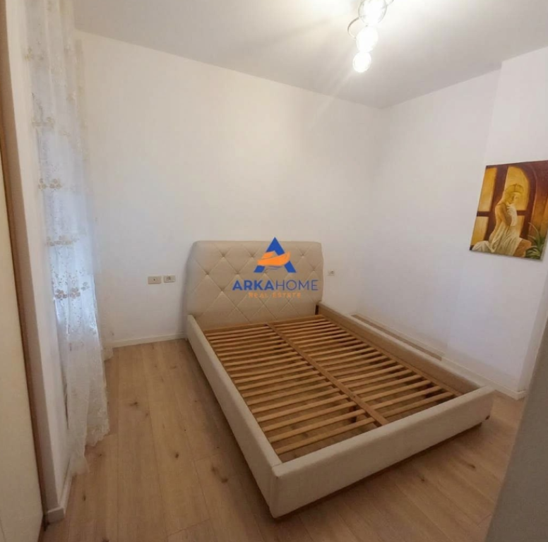 JEPET APARTAMENT ME QERA 2+1 "YZBERISHT, TEK NELA 6" 55.000 LEKE