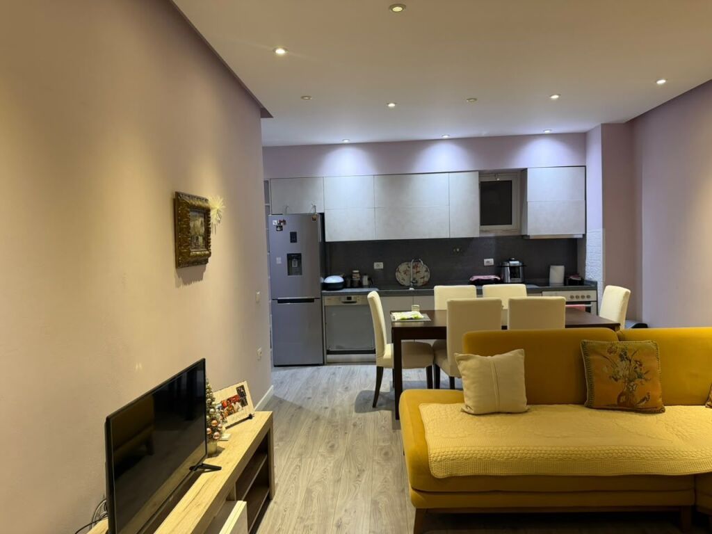 Apartament 2+1+2 m qira, Fresk