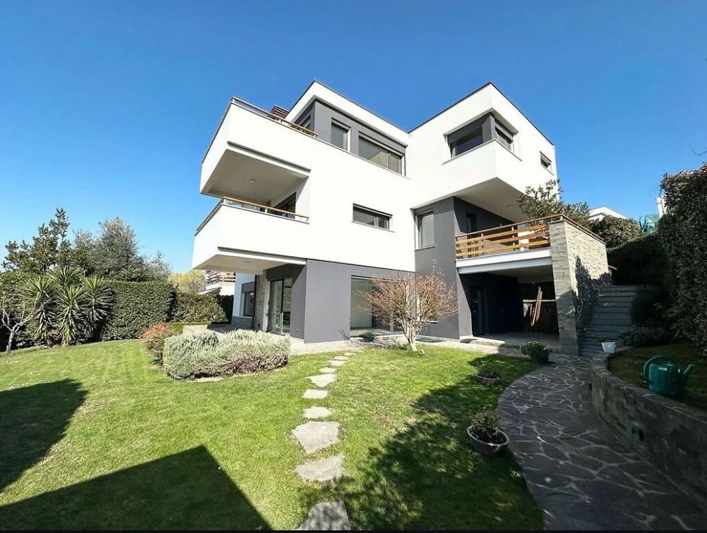 Villa di 3 piani in affitto vicino a TEG