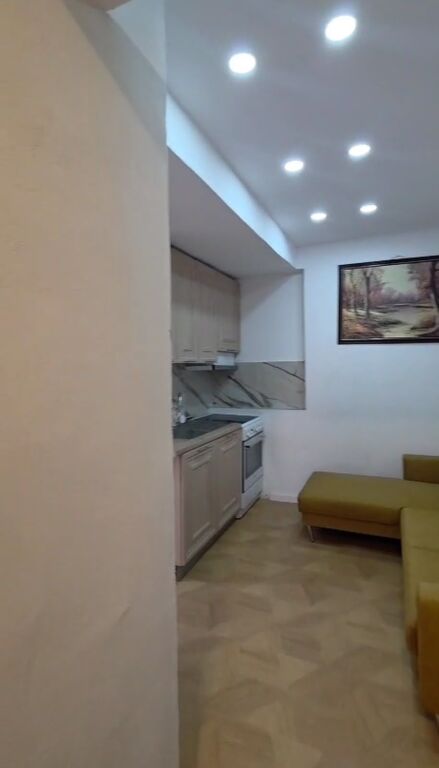 Shitet apartament 2+1 tek Rruga Siri Kodra