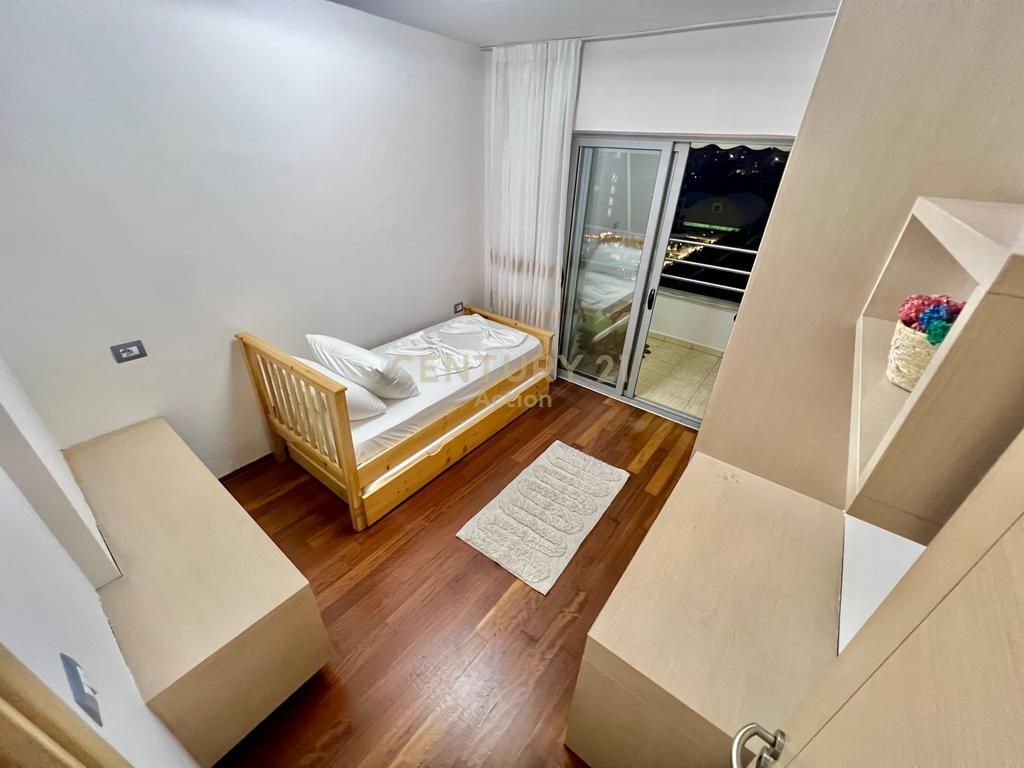 🏡 IN AFFITTO, APPARTAMENTO MODERNO 2️⃣➕1️⃣ con VISTA FANTASTICA ☘️, DINASTIA / VIA KOSOVARËVE‼️ 1,240 € /Mese 112,000 Lekë /Mese