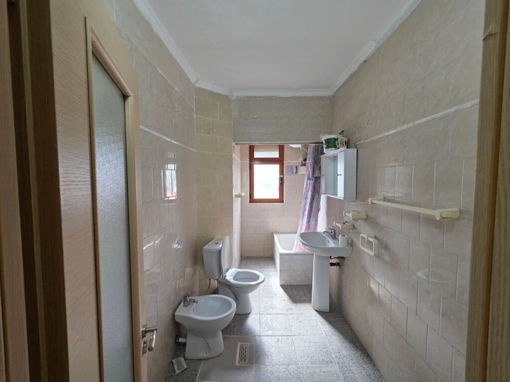 📍Pran Rrugës Irfan Tomini Shitet Apartament 1+1
