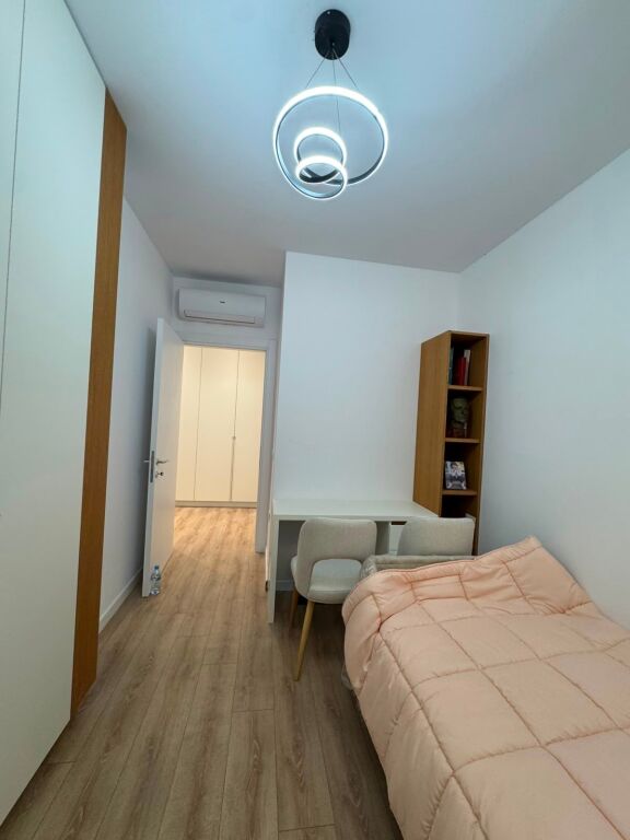 Appartamento 2+1 +posto auto Rr.Elbasanit, te Vilat Amerikane