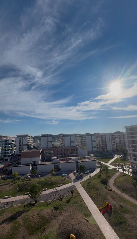 Shitet Apartament 2+1+2 me pamje nga Parku tek Univers City