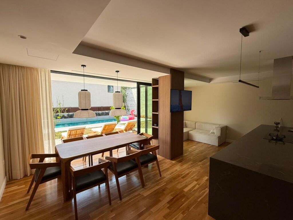 Villa di 3 piani in affitto presso TEG .  