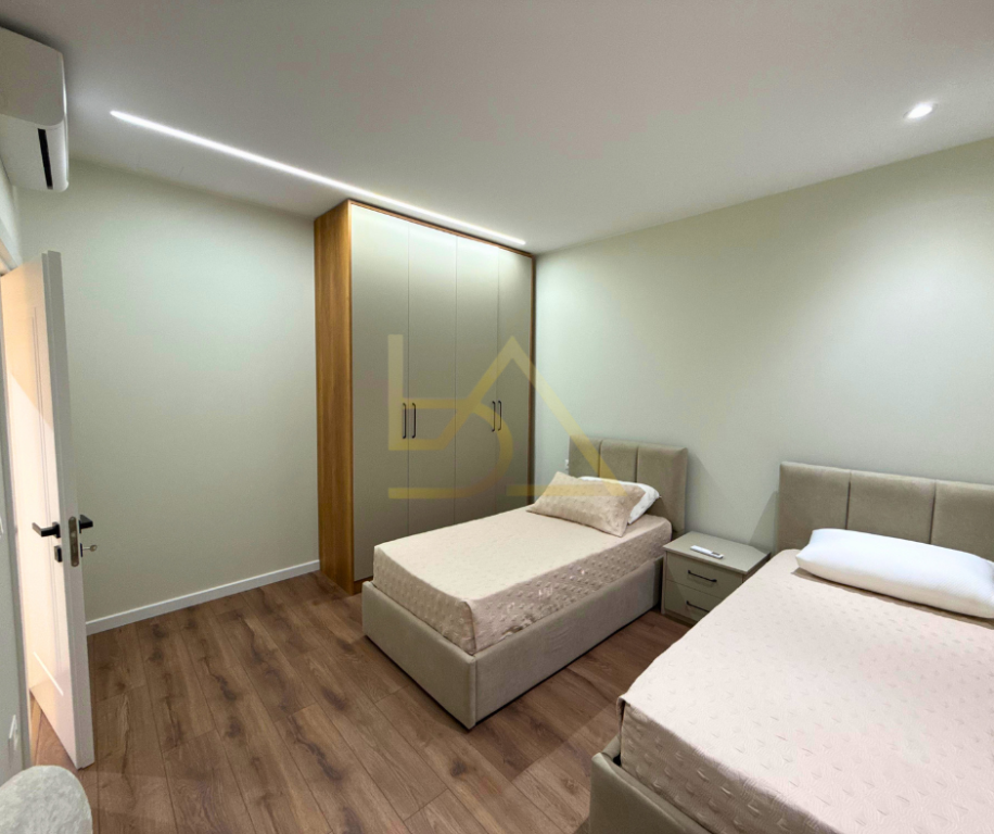 JEPET ME QIRA SHTËPI 2+1 ME DEPO – MATERNITETI I RI, TIRANË