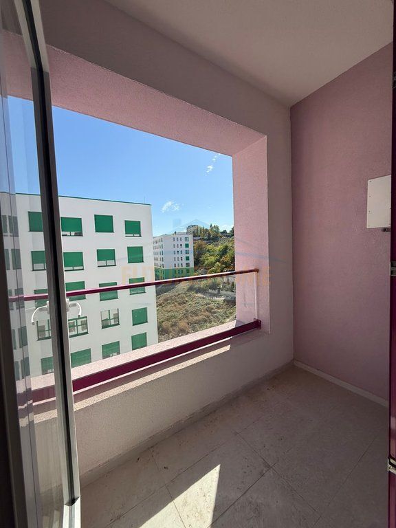 Shitet, Apartament 1+1, Kompleksi Kadiu, Ali Demi , Tiranë.