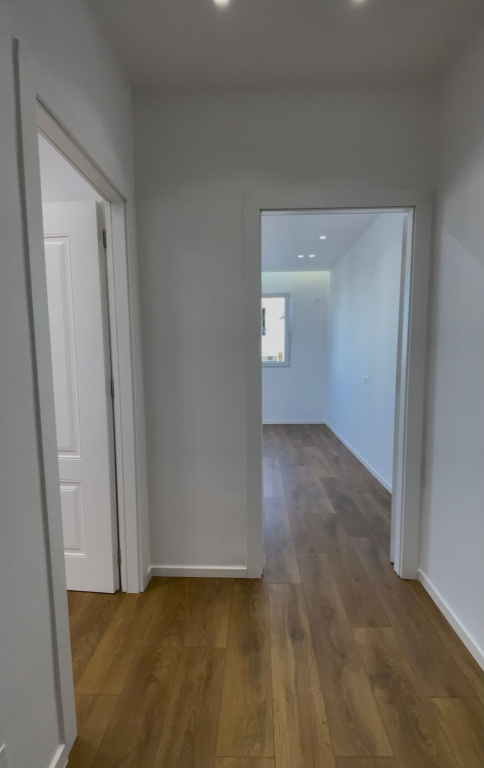 Shitet apartament 1+1 pranë Mozaikut, 21 Dhjetori, Tiranë.
