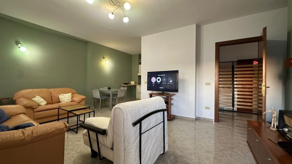 Apartament 1+1 per qira tek Pazari i Ri