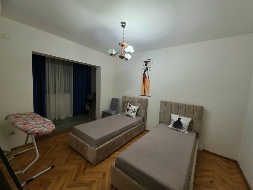 Appartamento 2+1 in affitto vicino a Downtown , Centro , Piazza Skanderbeg , Piramide , Via Elbasan .  