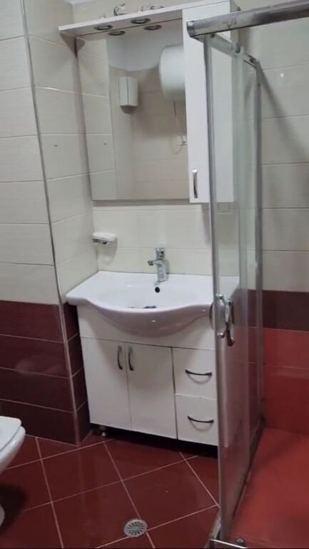 🏢Dritan Hoxha Street, near Glob Clinic, a furnished 2+1 apartment is for rent. 90,000 Lekë