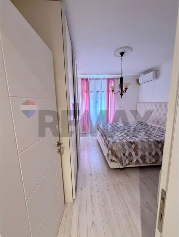 Apartament 3+1+2 me qera Komuna e Parisit