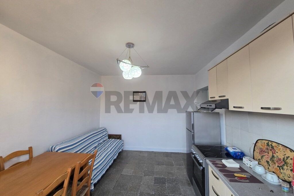 Shitet apartament 2+1 tek Shkolla 7 Marsi