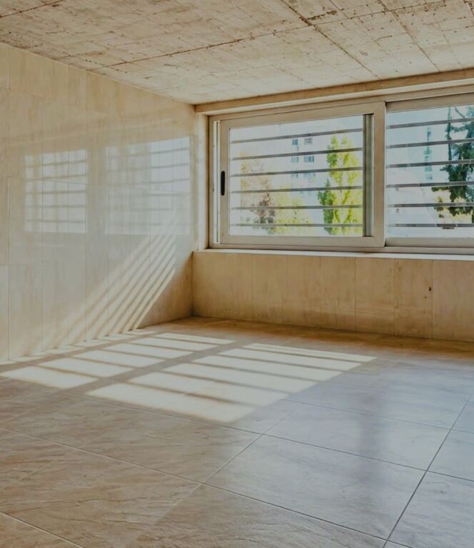 Negozio in vendita nel blocco, 35m2 + 35m2 deposito