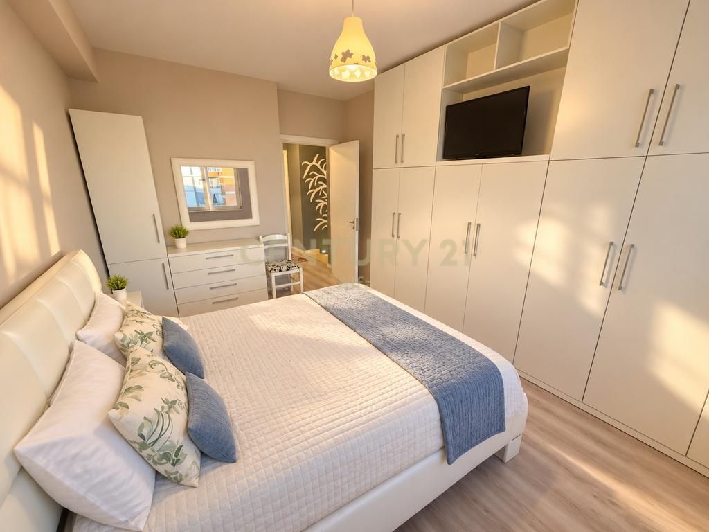 Duplex 2+1+2 con camino in vendita a Liqeni I Thate