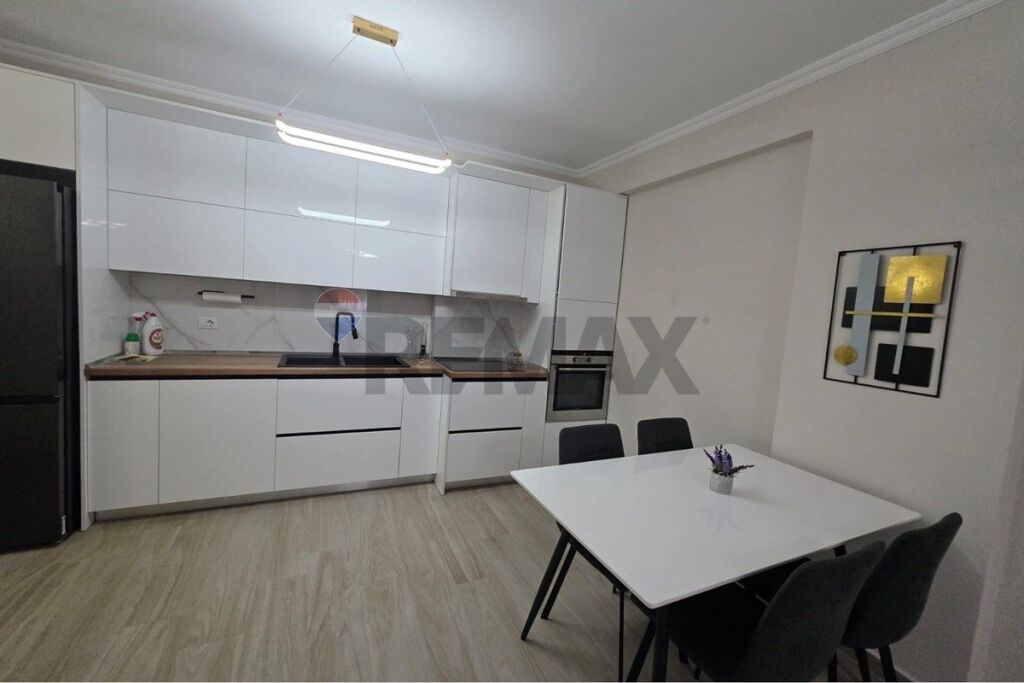 JEPET ME QIRA APARTAMENT 2+1
