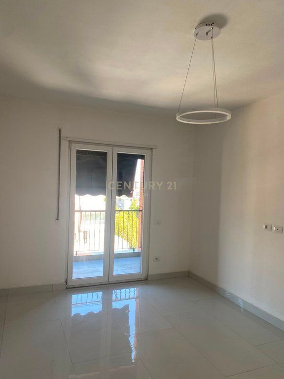 Apartament 2+1 Me Qira në Kamez Qender, Tiranë