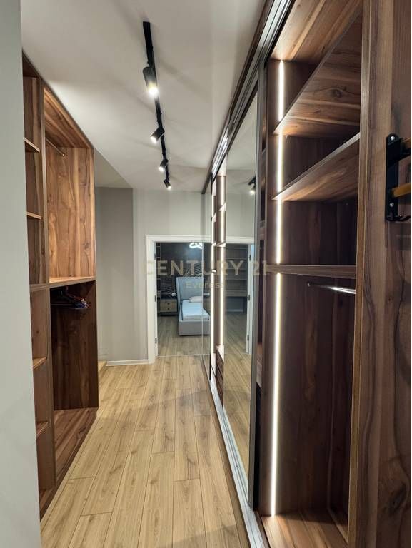 MYSLYM SHYRI, APARTAMENT 1+1 PER QIRA