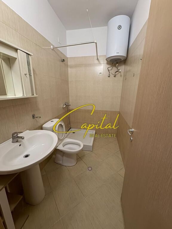 APARTAMENT ME QIRA 2+1 ISH TREGU ELEKTRIK 55.000 LEKE